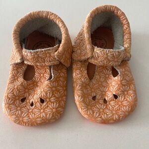 Freshly Picked Floral Kids mocassins